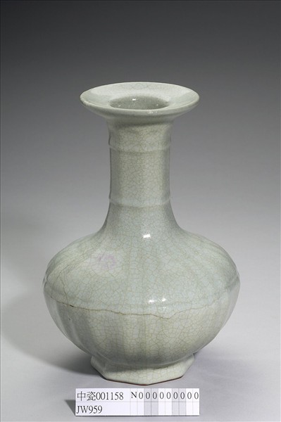 青瓷弦紋長頸瓶