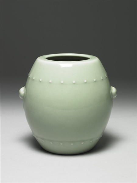 青瓷獸耳暗環鼓式罐