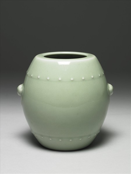 青瓷獸耳暗環鼓式罐