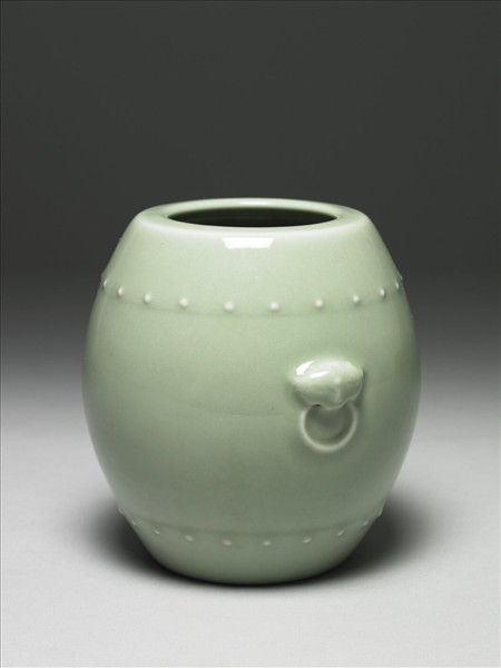 青瓷獸耳暗環鼓式罐