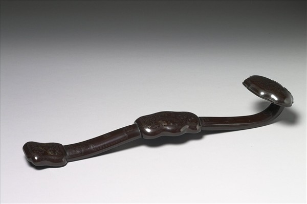 褐漆嵌金銀福壽如意