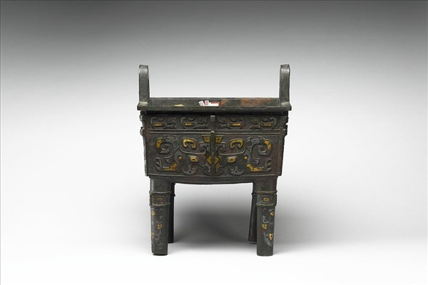 嵌金銀獸面夔紋方鼎