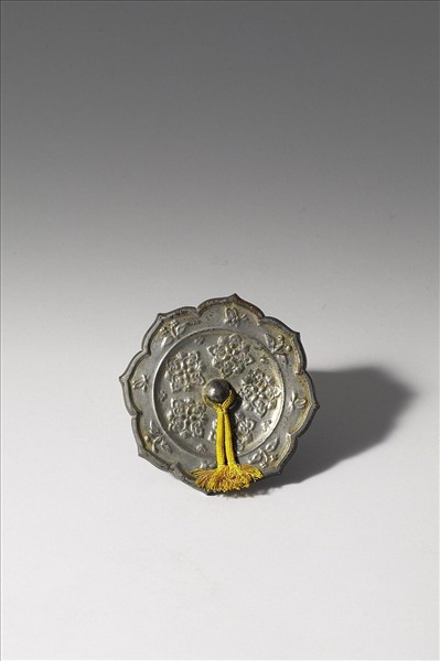 寶相花紋菱花鏡