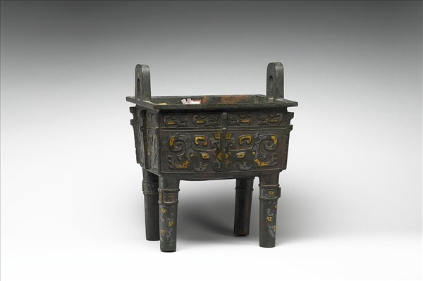 嵌金銀獸面夔紋方鼎