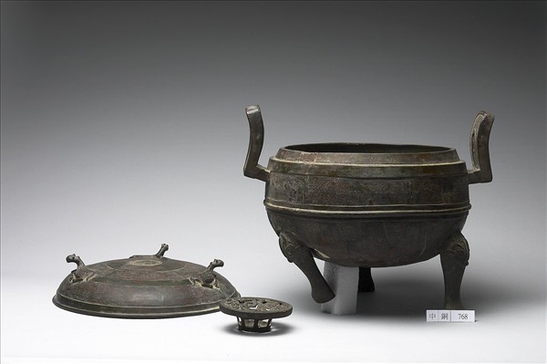 獸帶紋鼎