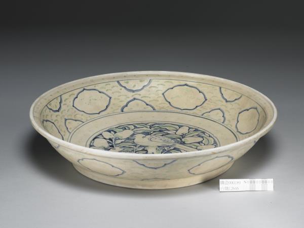 越南 十五世紀末至十六世紀初 青花加彩花鳥大盤