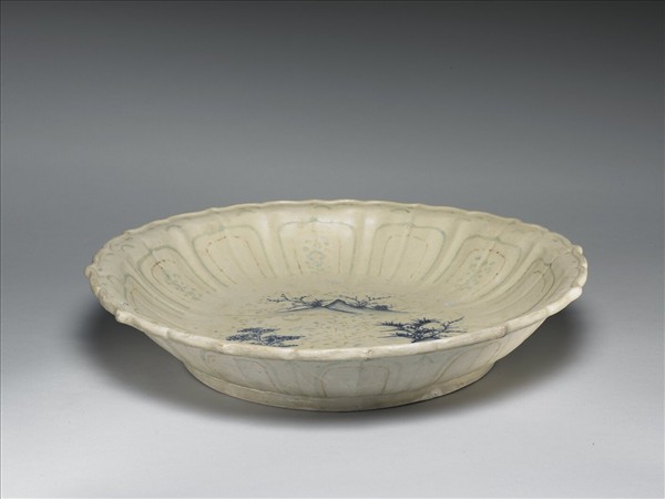 越南 青花加彩山水大盤