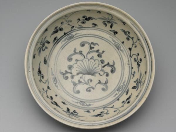 越南青花花卉盤