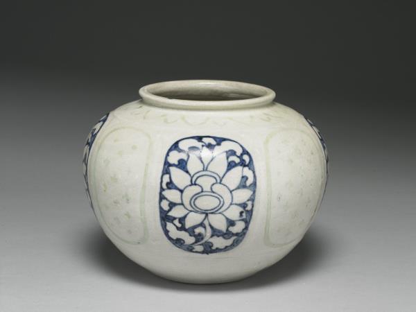 越南青花加彩花卉罐- 故宮