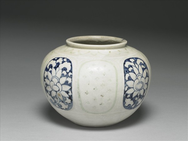 越南 青花加彩花卉罐