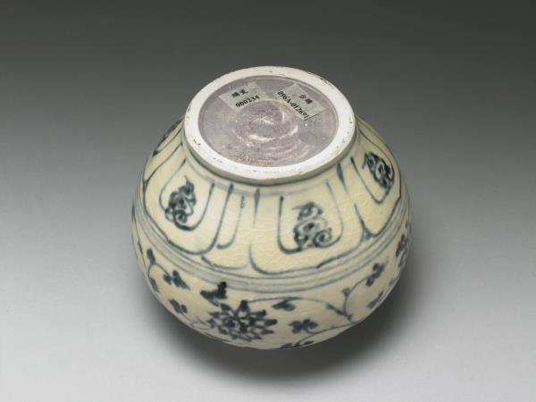 越南青花花卉罐