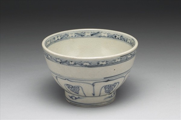 越南青花花卉碗