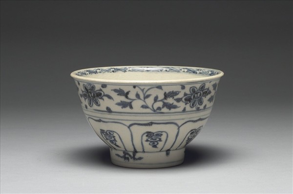 越南青花花卉碗