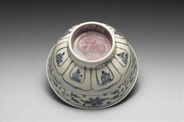 越南青花花卉碗