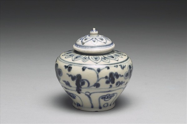 越南青花花卉蓋罐