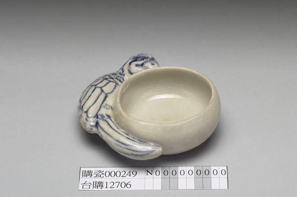 越南青花鸚鵡桃杯- 故宮