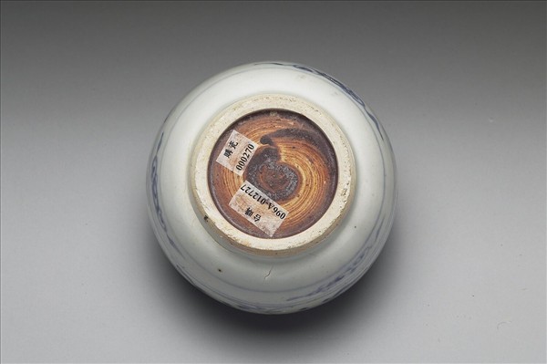 越南青花卷草花卉小罐