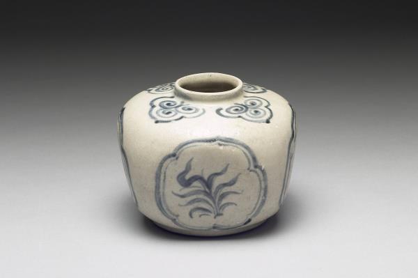 越南青花圖案雲紋小方罐