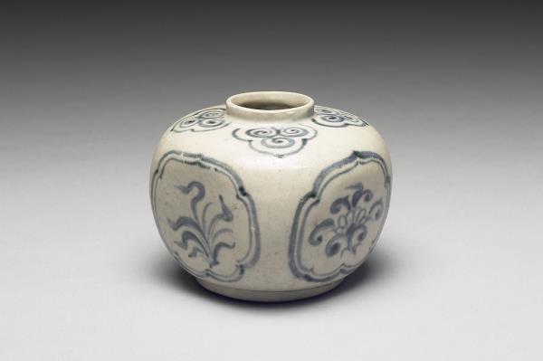 越南青花圖案雲紋小方罐