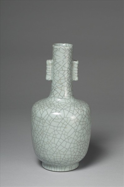 青瓷貫耳長頸瓶