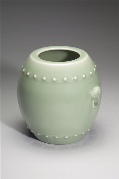 青瓷獸耳暗環鼓式罐