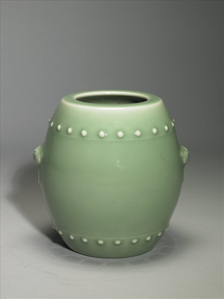 青瓷獸耳暗環鼓式罐