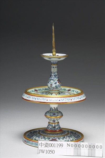 鬥彩描金燭台