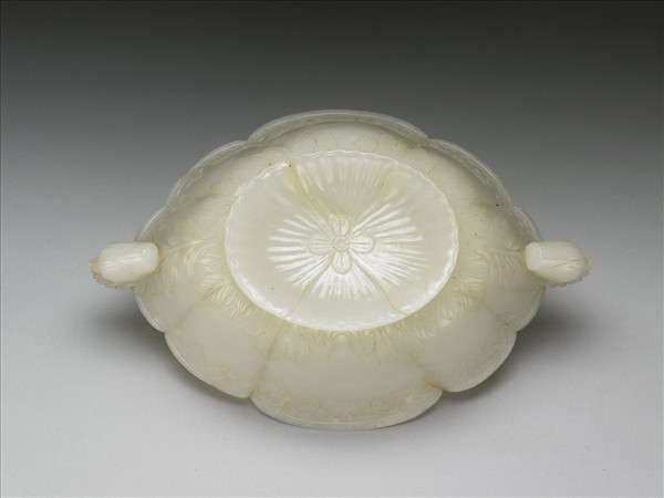 玉花口花蕾形雙柄碗