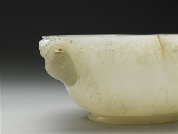 玉花口花蕾形雙柄碗