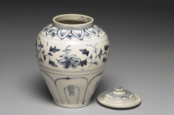 越南 青花花卉蓋罐