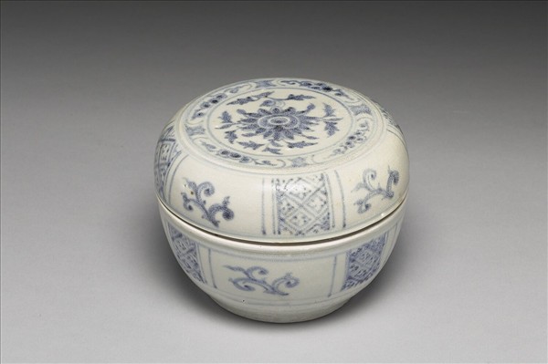 越南青花花卉盒