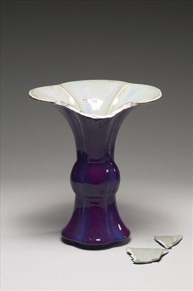 爐鈞釉海棠式觚