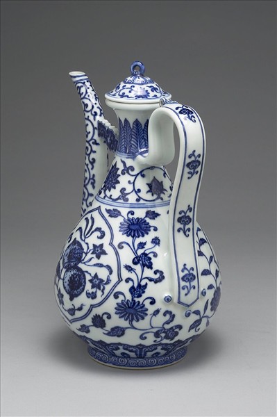 青花荔枝桃實執壺