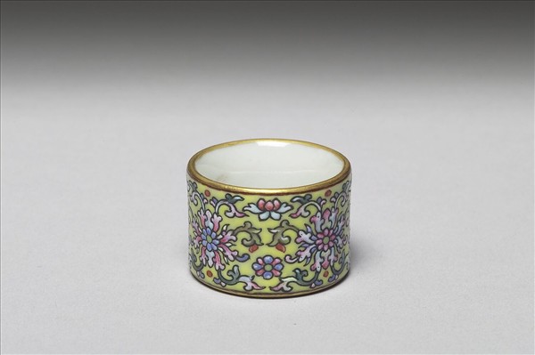 粉彩花卉紋扳指