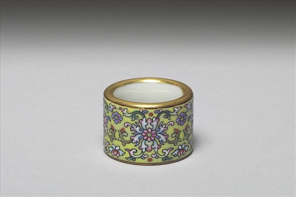 粉彩花卉紋扳指