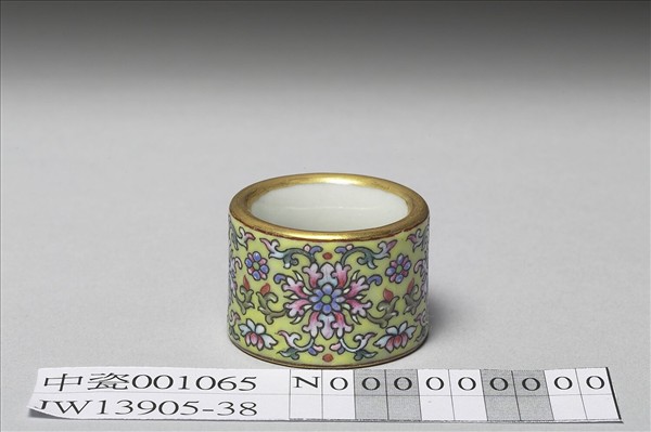 粉彩花卉紋扳指