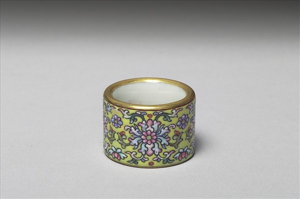 粉彩花卉紋扳指
