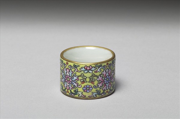 粉彩花卉紋扳指