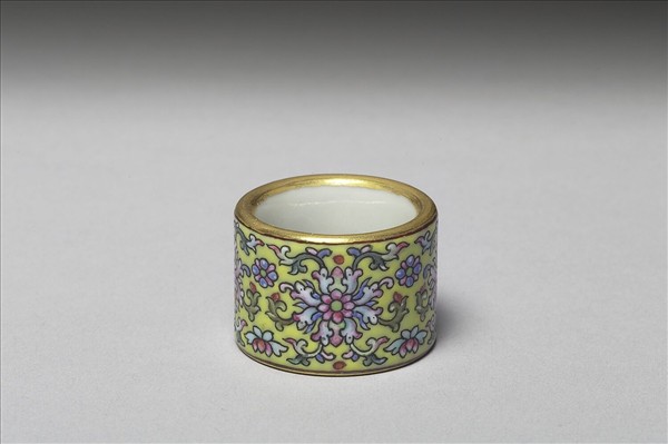 粉彩花卉紋扳指