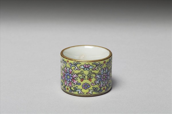 粉彩花卉紋扳指