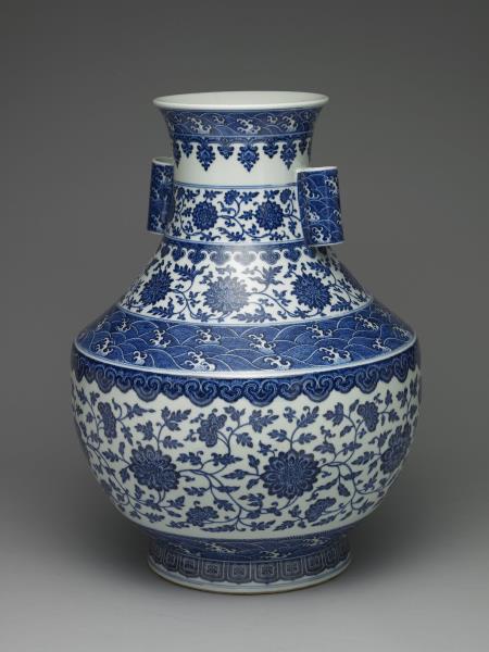 中国古美術✦清乾隆紋・青花斗彩・荷花紋・貫耳瓶セット✦花瓶・文房具・陶芸・観賞瓶 中国古美術✦清乾隆紋・青花斗彩・荷花紋・貫耳瓶セット✦花瓶