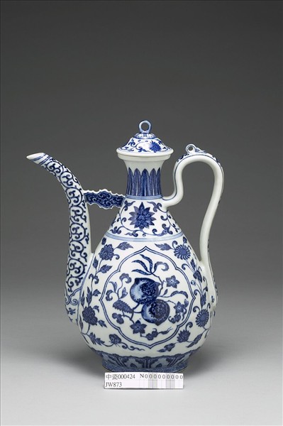 青花花果紋執壺