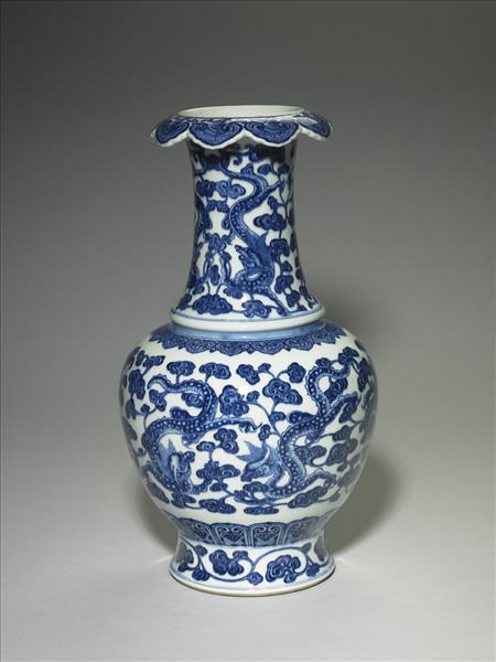 青花雲龍花口瓶