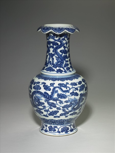 青花雲龍花口瓶