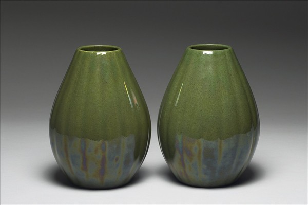 茶葉末釉瓜棱瓶