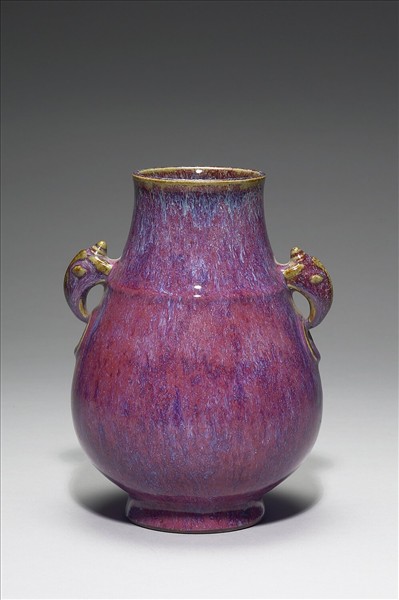 爐鈞釉獸耳銜環瓶