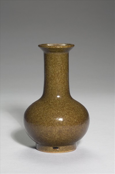 茶葉末釉穿帶瓶