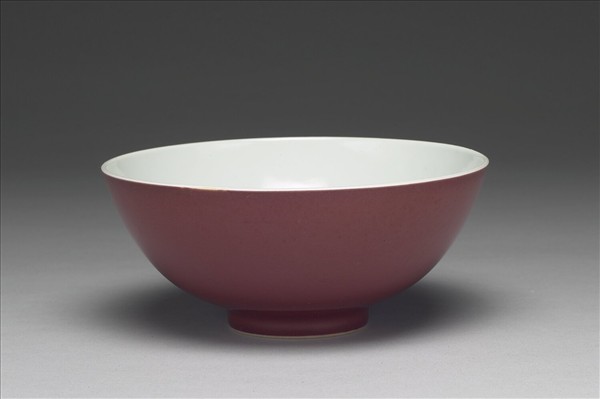 霽紅釉白裡碗