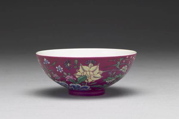 洋彩四季花卉碗