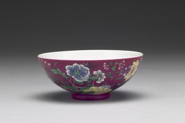 洋彩四季花卉碗